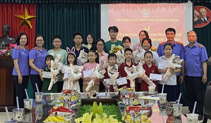 Viện KSND quận Hà Đông tổ chức Lễ tuyên dương, khen thưởng học sinh...